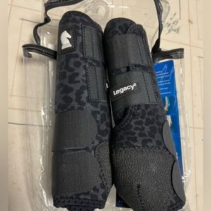 Classic equine legacy 2 hind cheetah medium sport boots